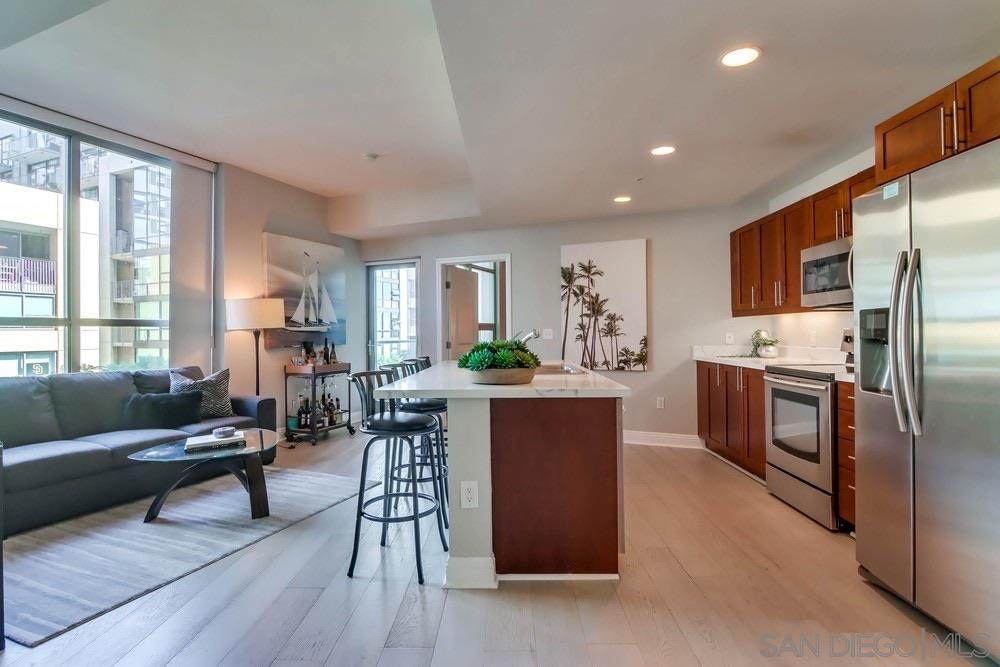 253 10Th Ave - Photo 1