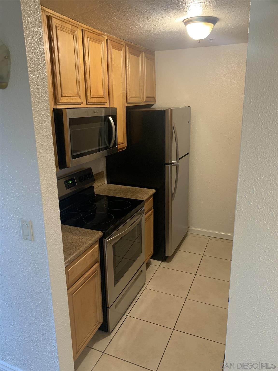 4041 Oakcrest Dr - Photo 1