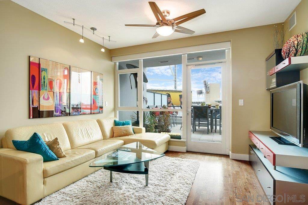 325 7Th Ave - Photo 1
