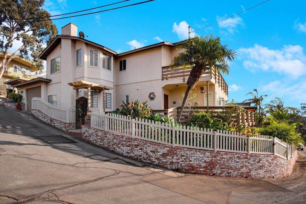 2665 Curlew St - Photo 1