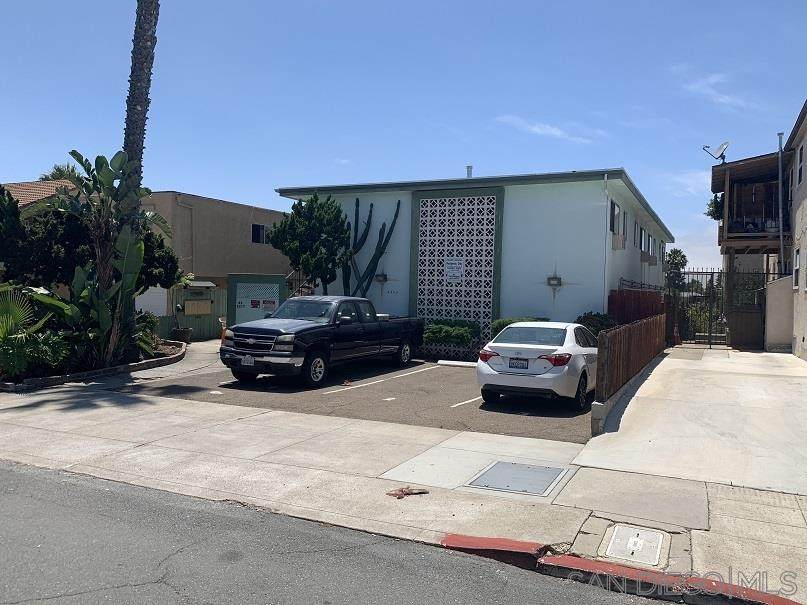 4444 49th Street - Photo 1