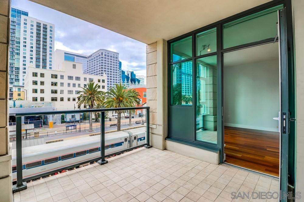 1205 Pacific Hwy - Photo 1