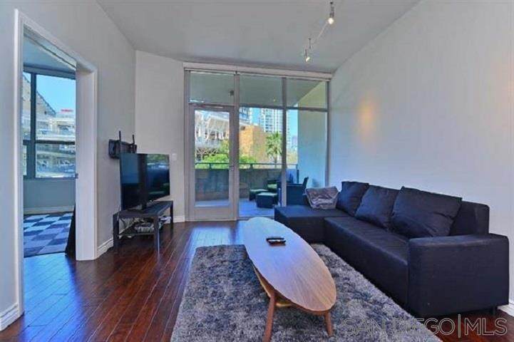 253 10th Avenue - Photo 1