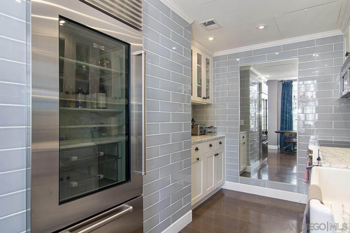 702 Ash Street - Photo 1