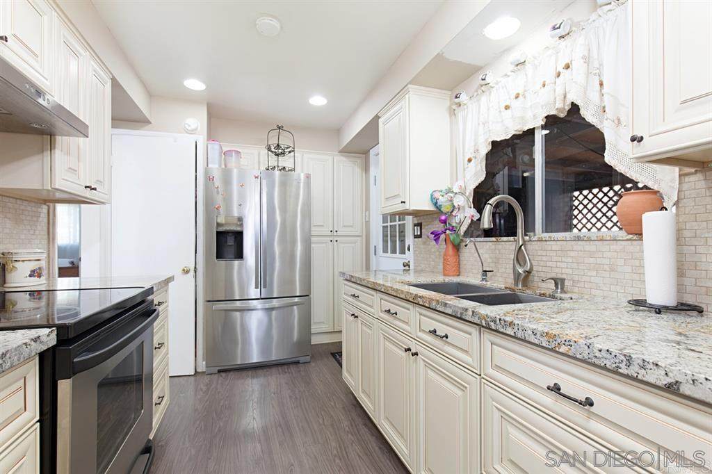 1393 Mclane Ln - Photo 1