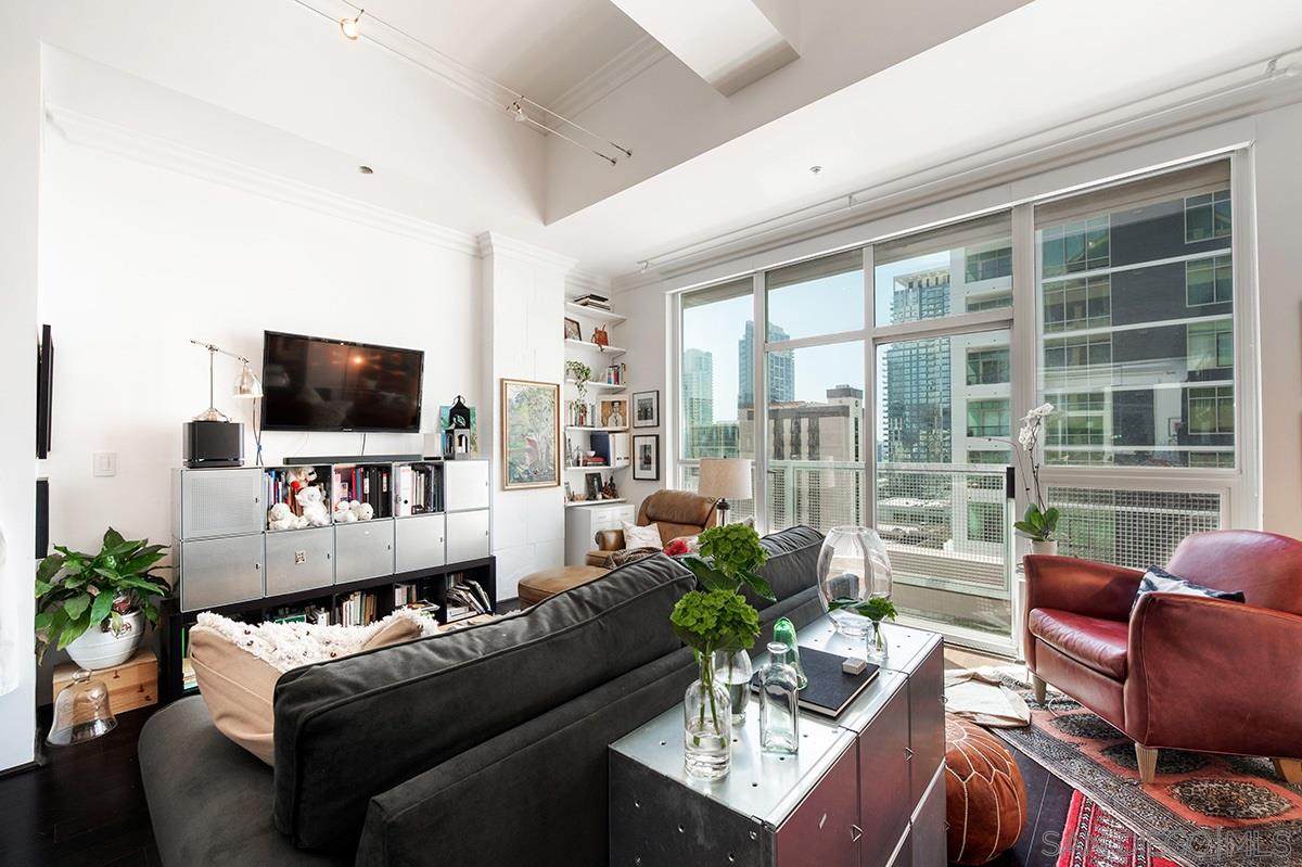 350 Ash Street - Photo 1