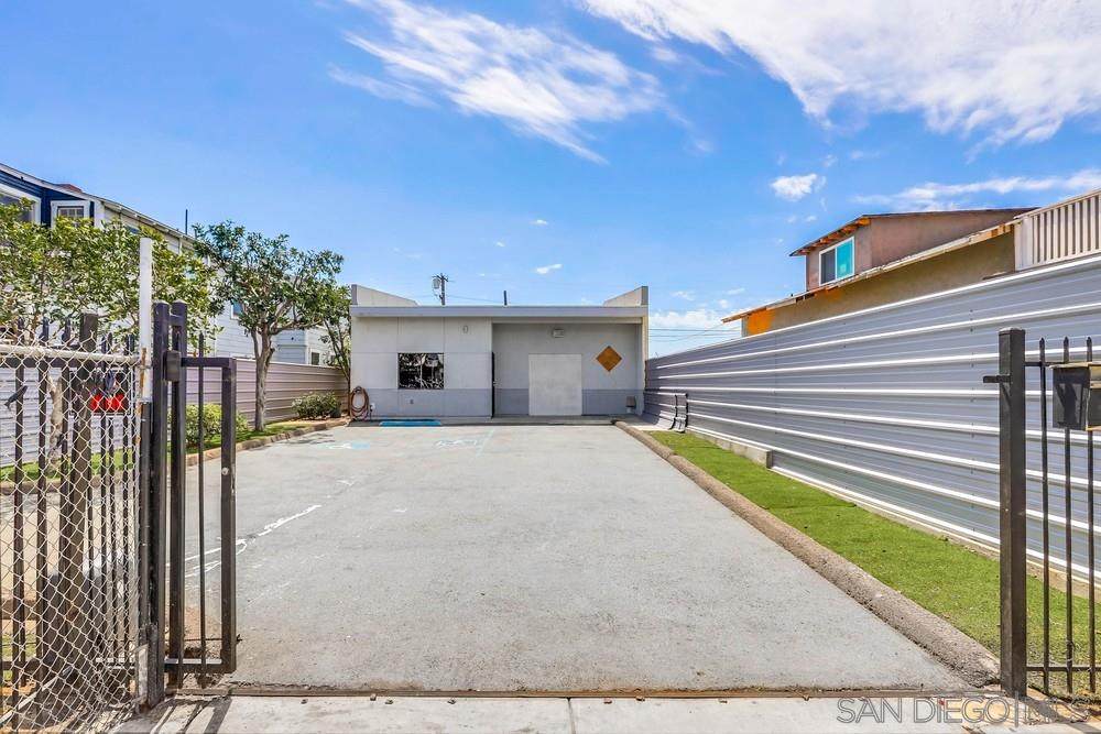 2953 Imperial Ave - Photo 1