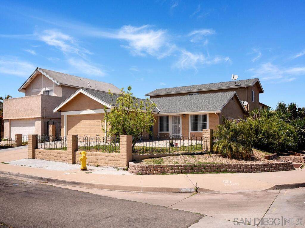 2698 Wardlow Ave - Photo 1