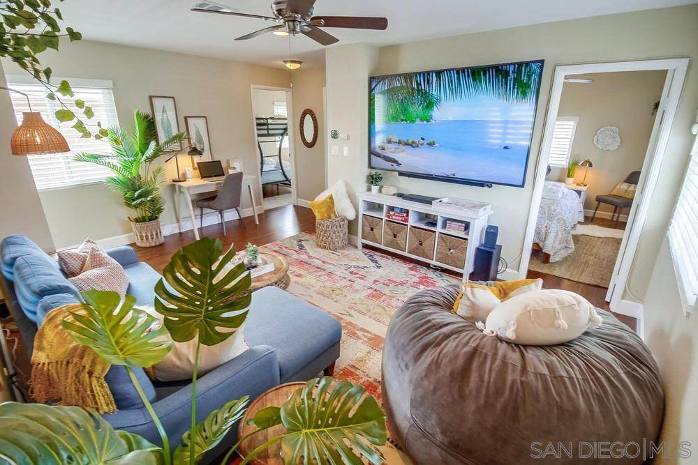 1828 Cable St - Photo 1