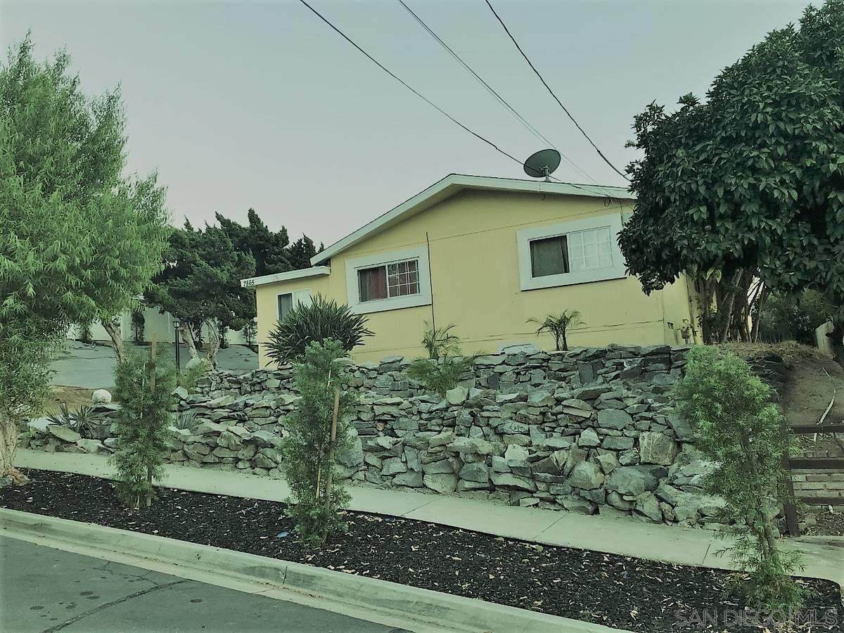 7865 Michelle Dr - Photo 1
