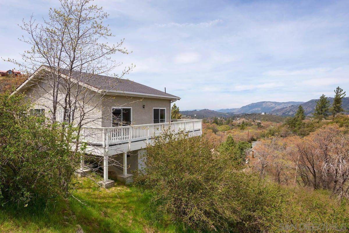 3180 Lakeview Drive - Photo 1