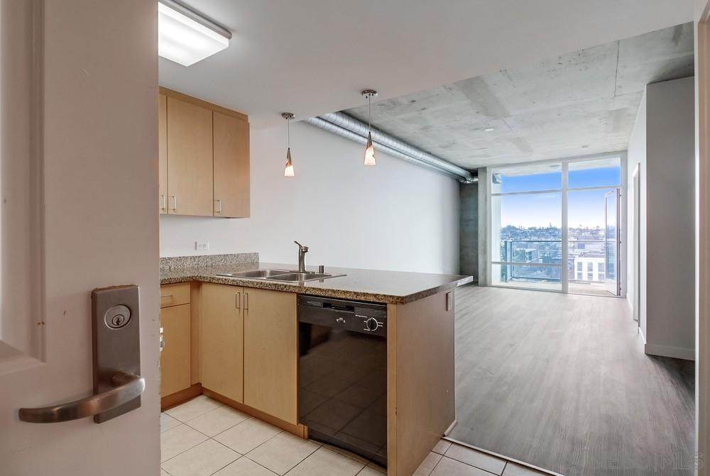 1080 Park Blvd - Photo 1