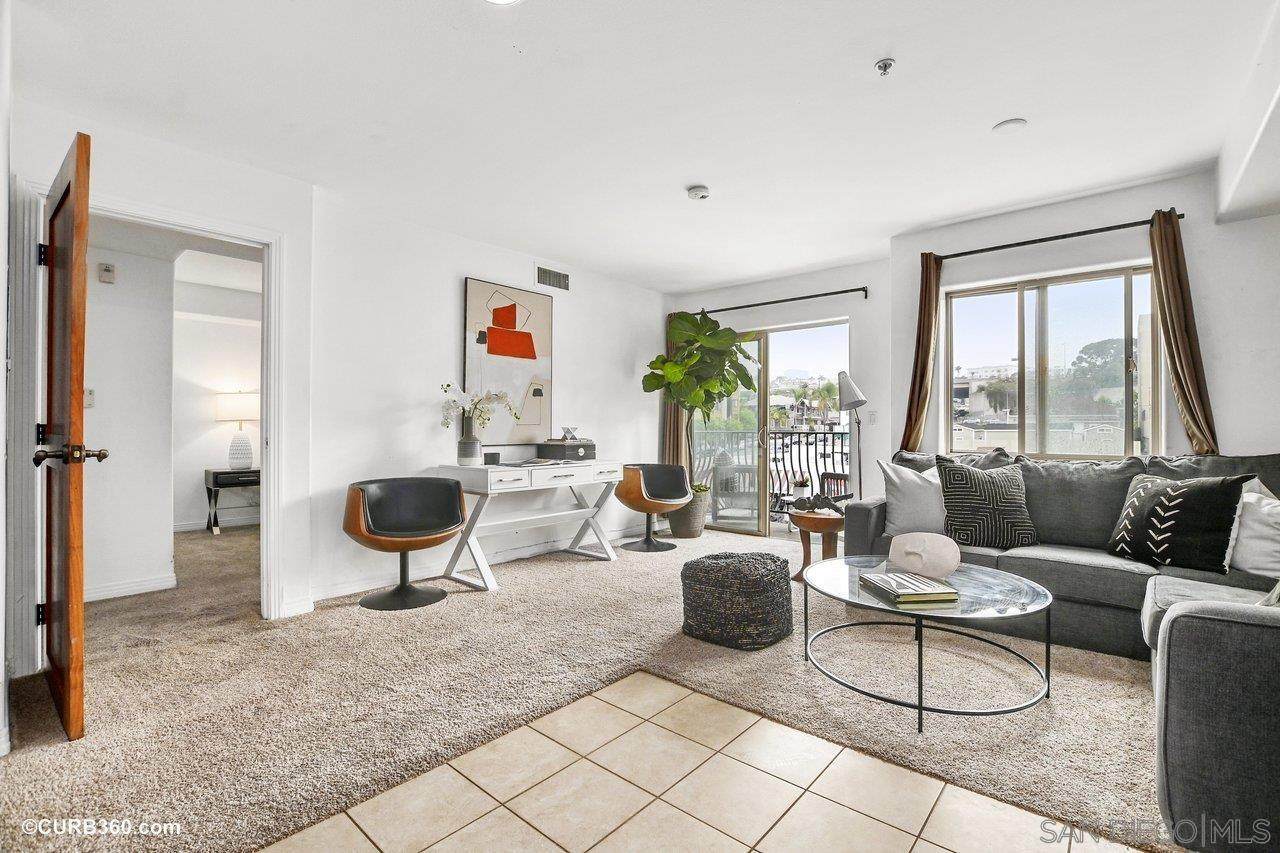 801 Hawthorn St - Photo 1