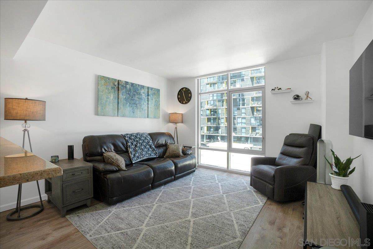 425 Beech Street - Photo 1