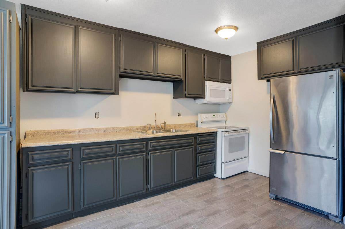4450 Delta St - Photo 1