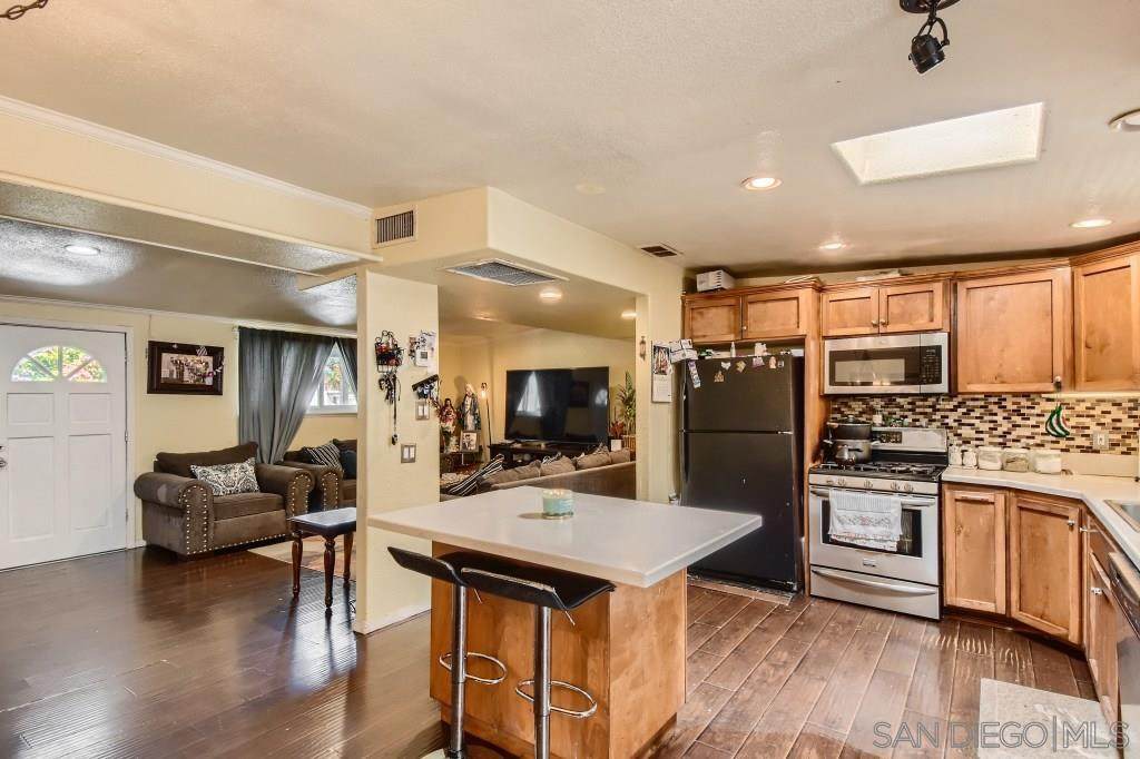 207 S Ivory Ave - Photo 1