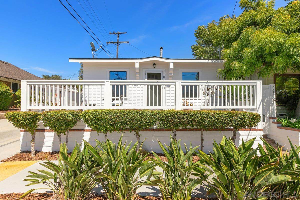 2021 31st Street - Photo 1