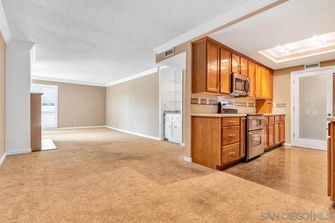 370 Rosecrans Street - Photo 1