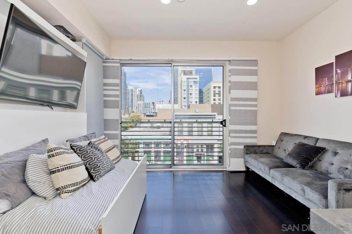 445 Island Ave - Photo 1