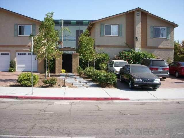 221 47th St - Photo 1