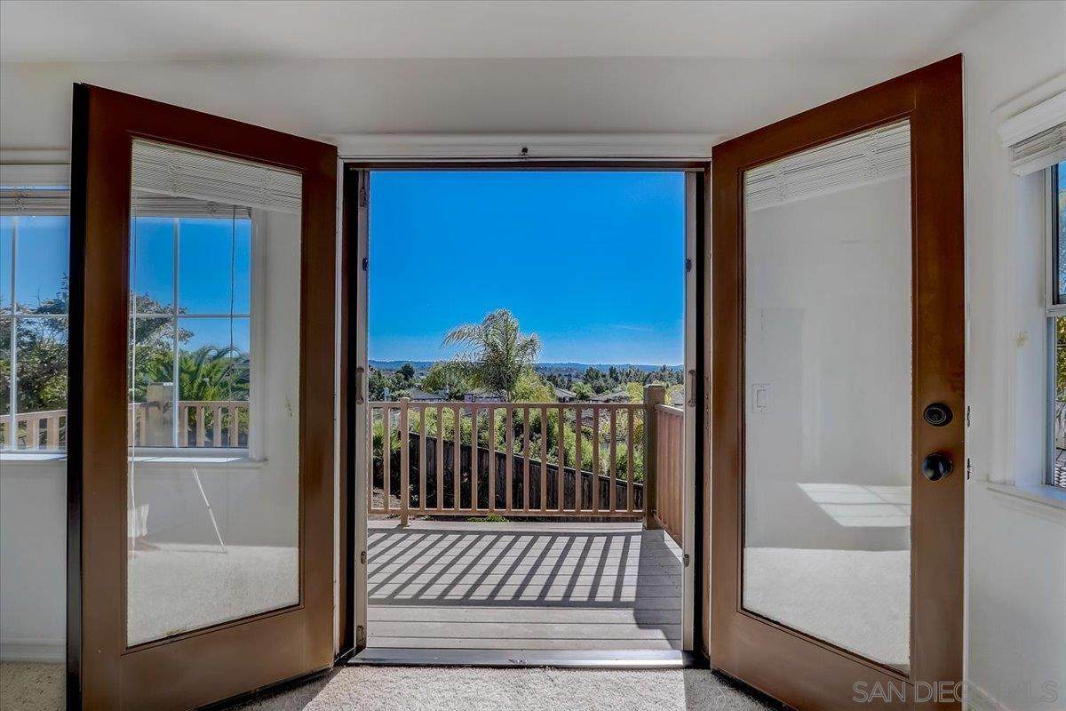 1055 Bells Dr - Photo 1