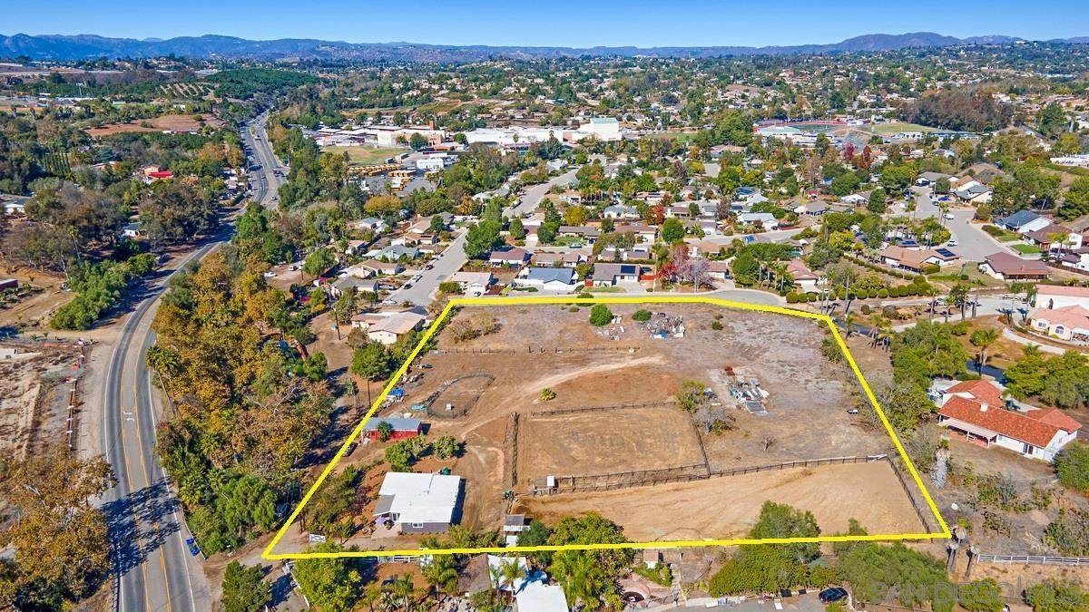 2756 Mission Rd - Photo 1