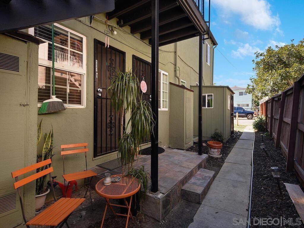 4042-48 38TH STREET - Photo 1