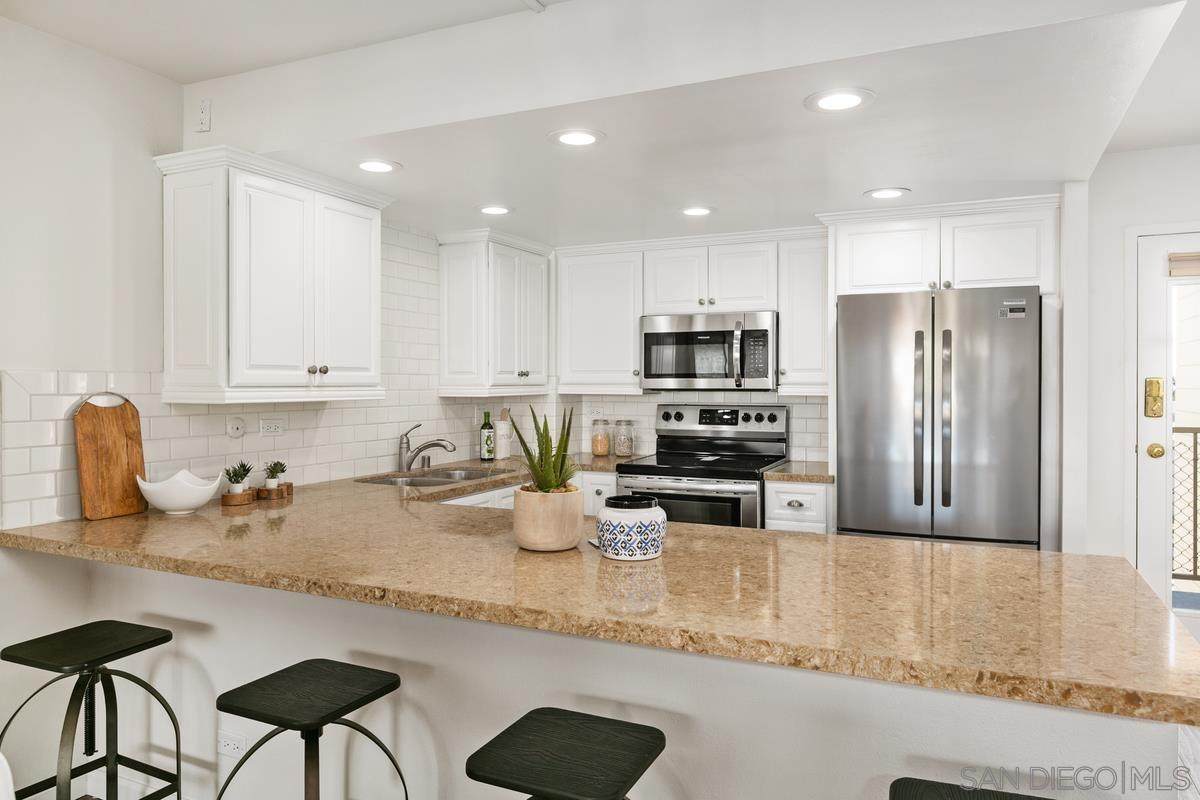 4944 Cass St - Photo 1