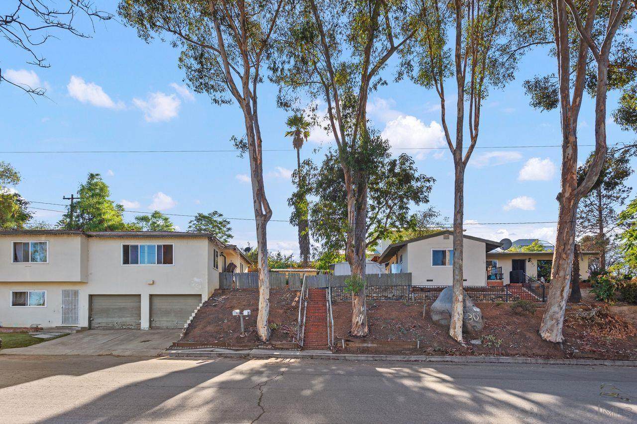 307 Grape St - Photo 1