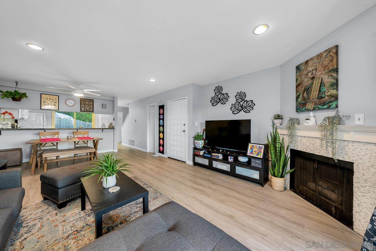 360 Travelodge Dr - Photo 1