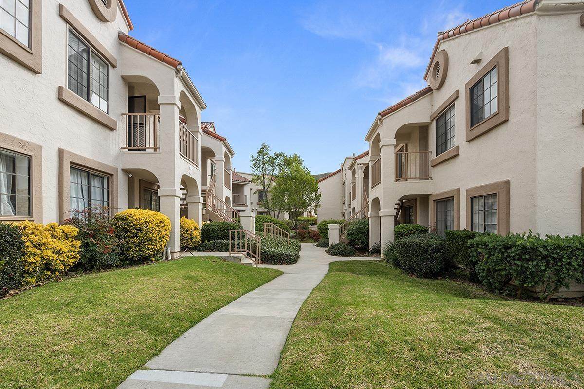 13083 Wimberly Sq - Photo 1