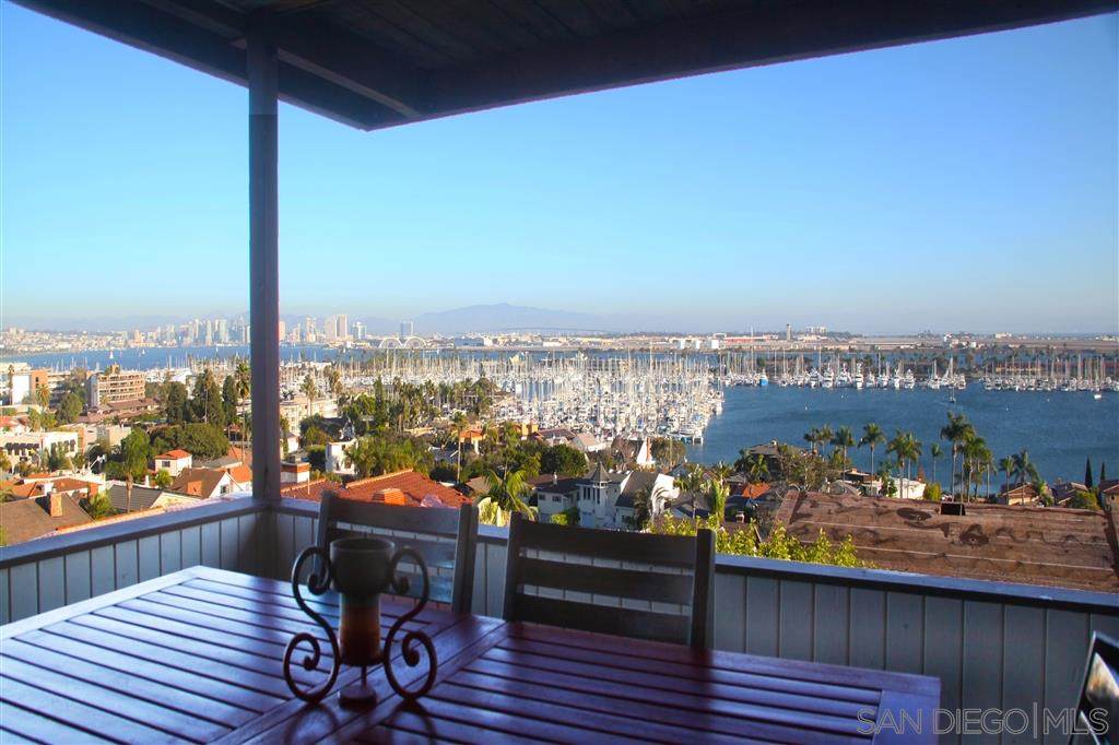 945 Harbor View Dr - Photo 1