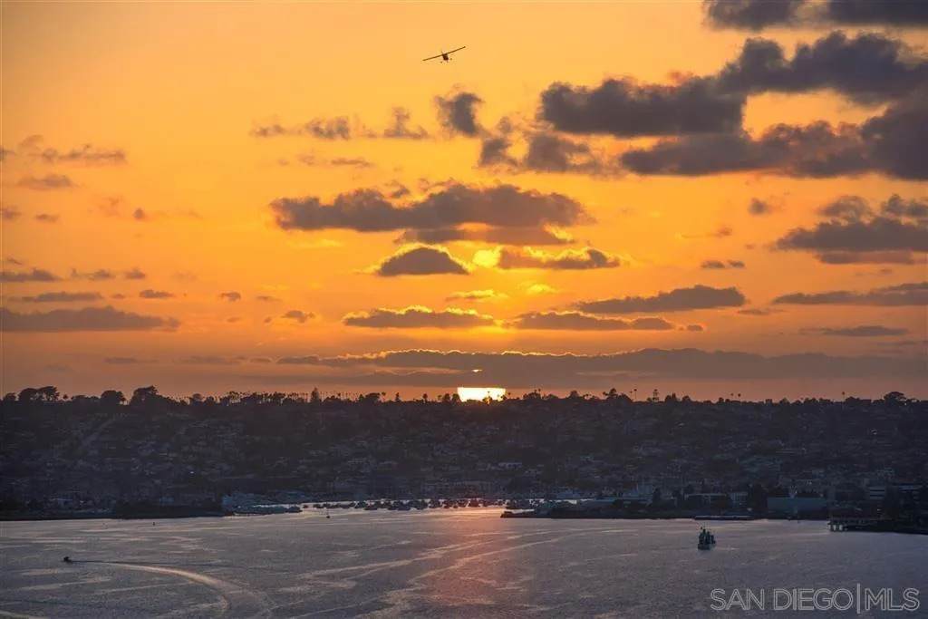 https://bt-photos.global.ssl.fastly.net/sandiego/orig_boomver_1_240016481-1.jpg