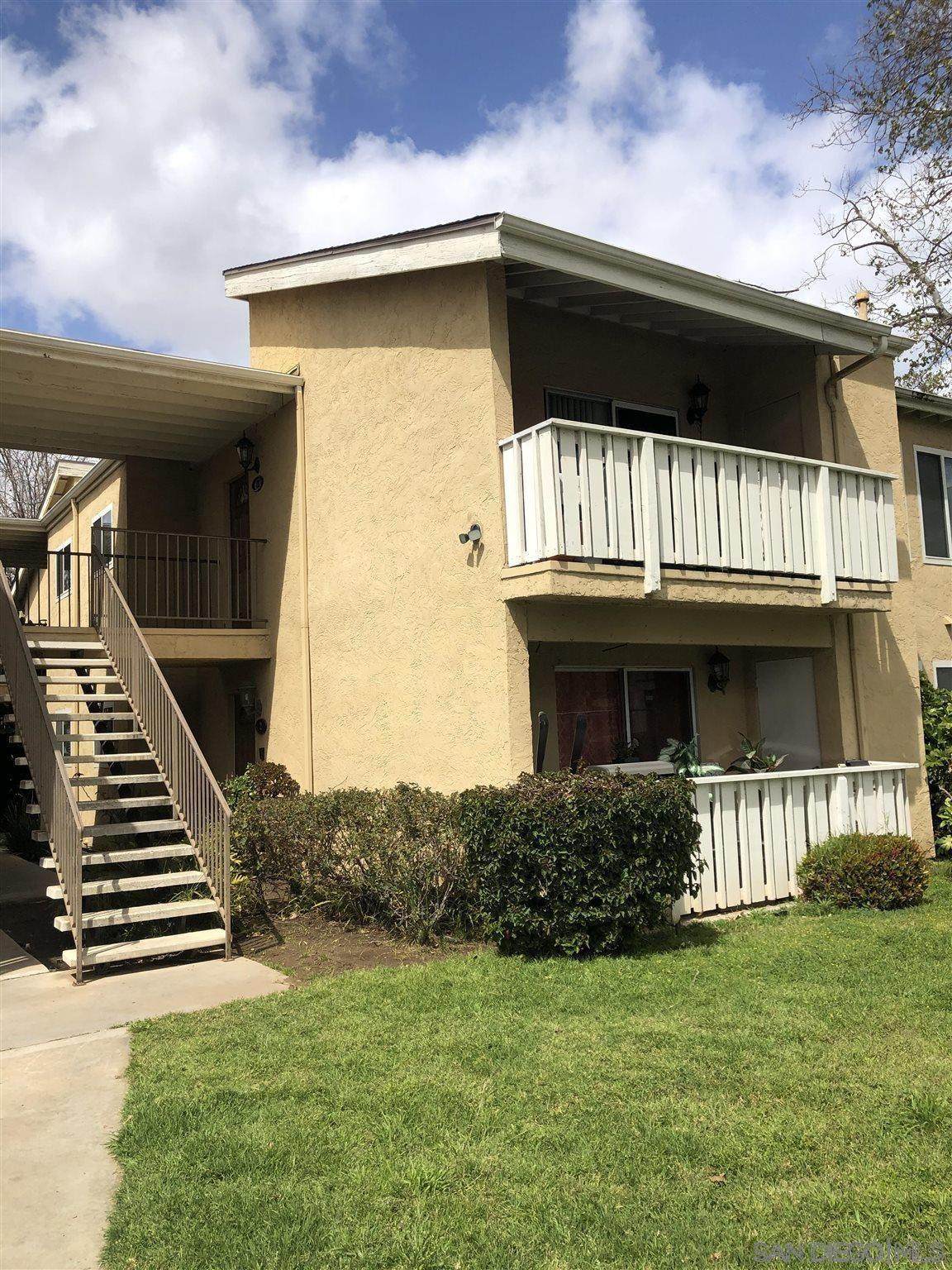 2561 White Oak - Photo 1