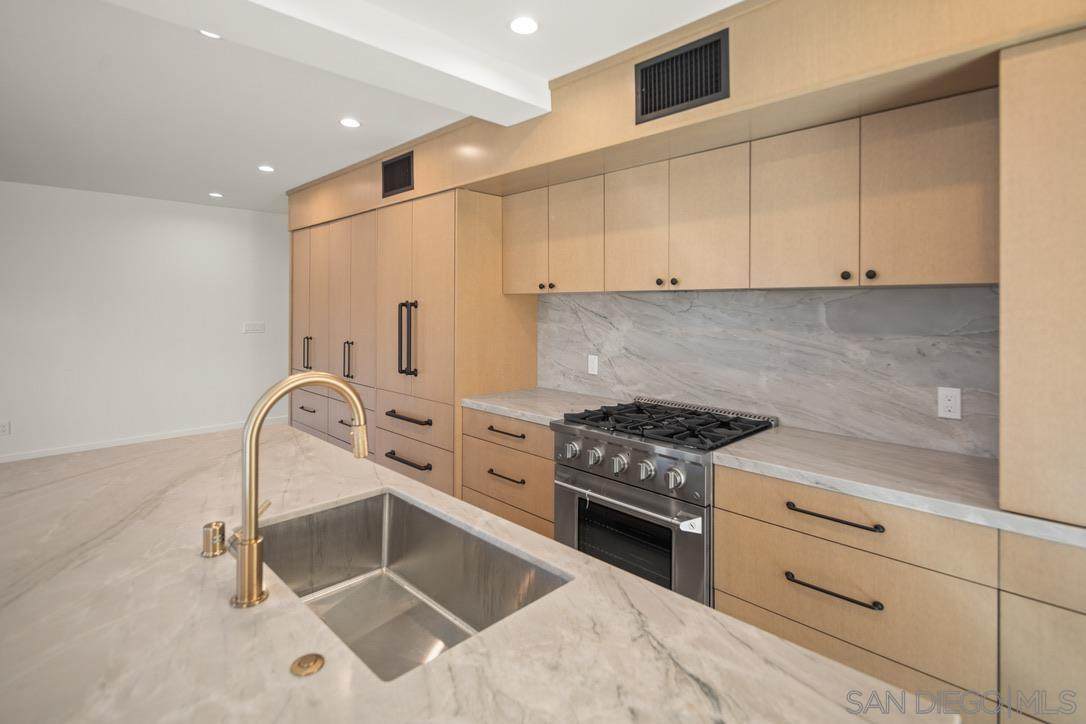 857 F Ave - Photo 1