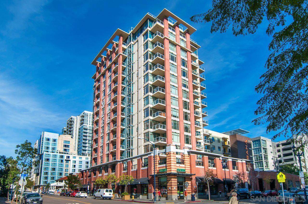 427 9th Ave - Photo 1
