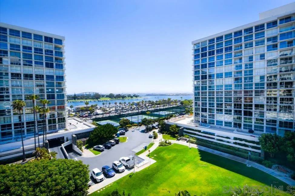 1720 Avenida Del Mundo - Photo 1