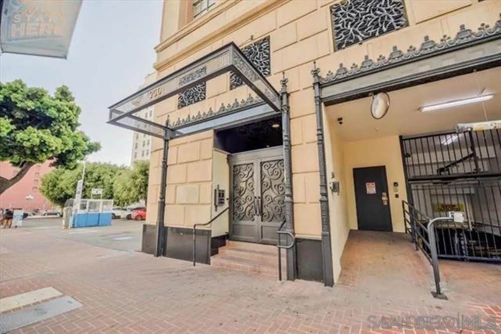 950 6th Ave - Photo 1