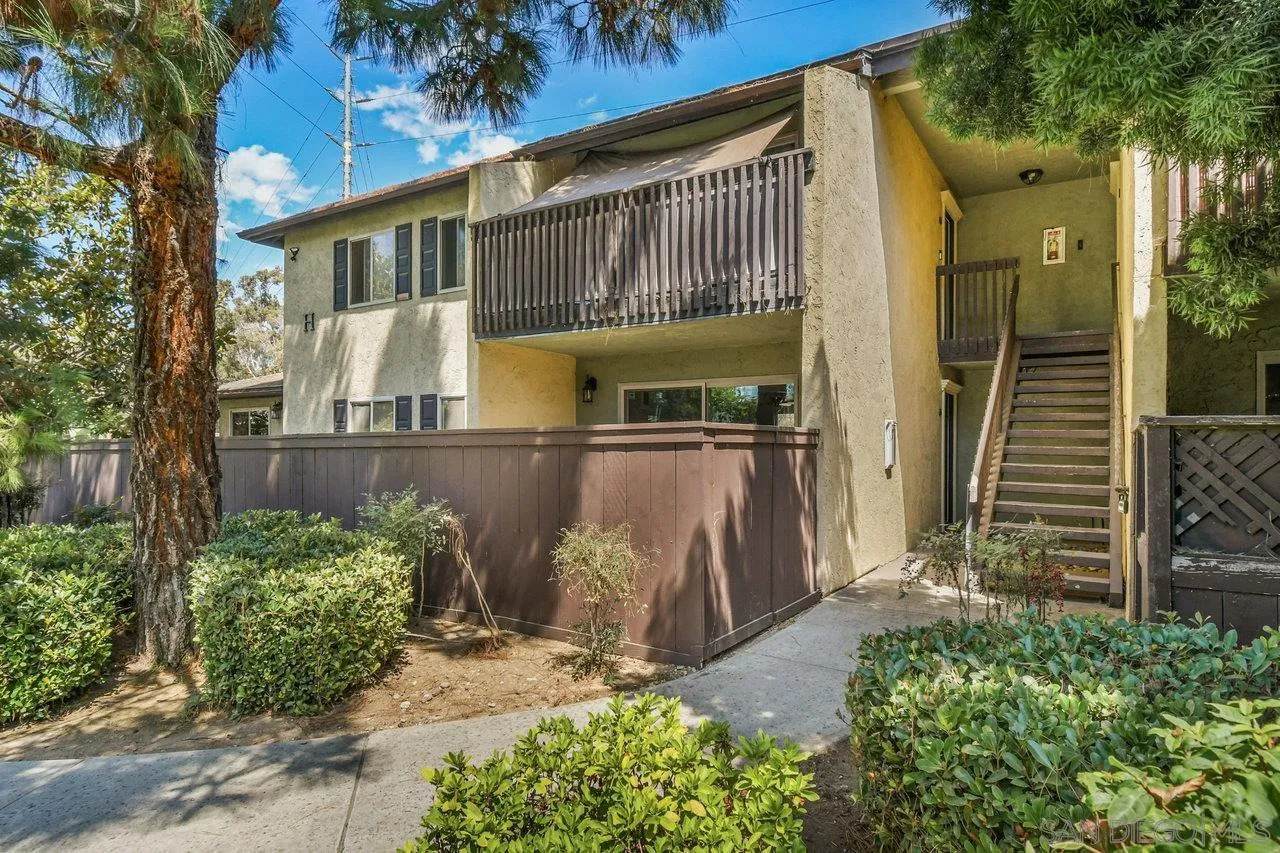 321 Rancho Dr - Photo 1