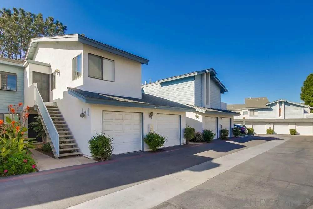 4044 Crystal Dawn Ln - Photo 1