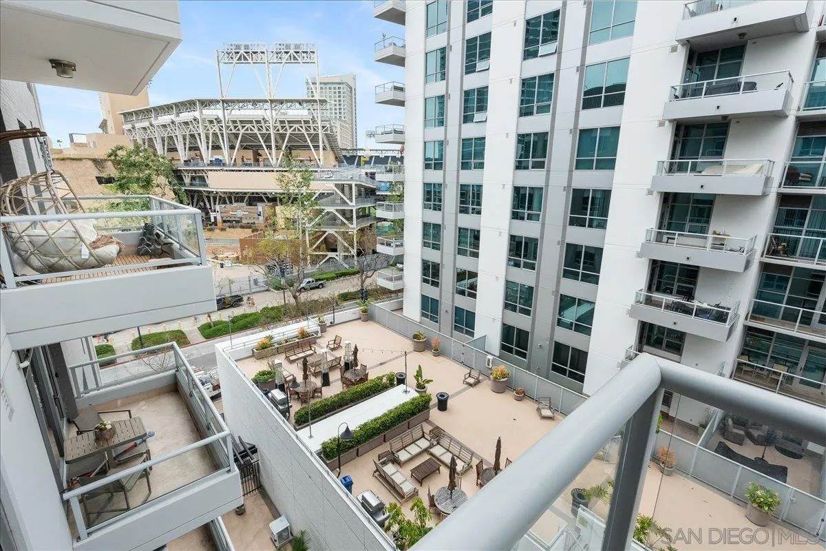 206 Park Blvd - Photo 1