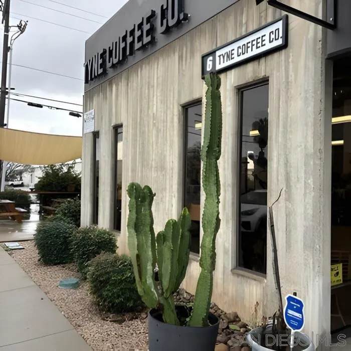 1444 Pioneer Way - Photo 1