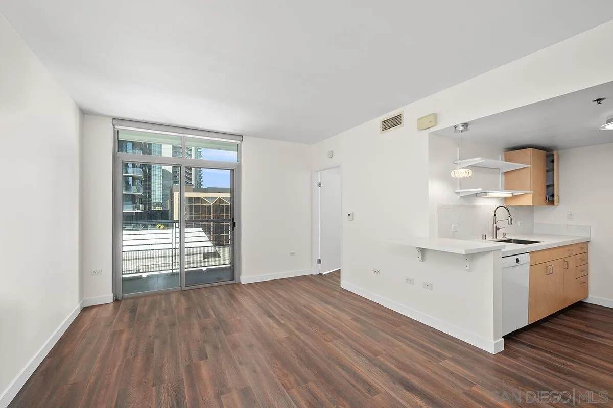 425 Beech Street - Photo 1
