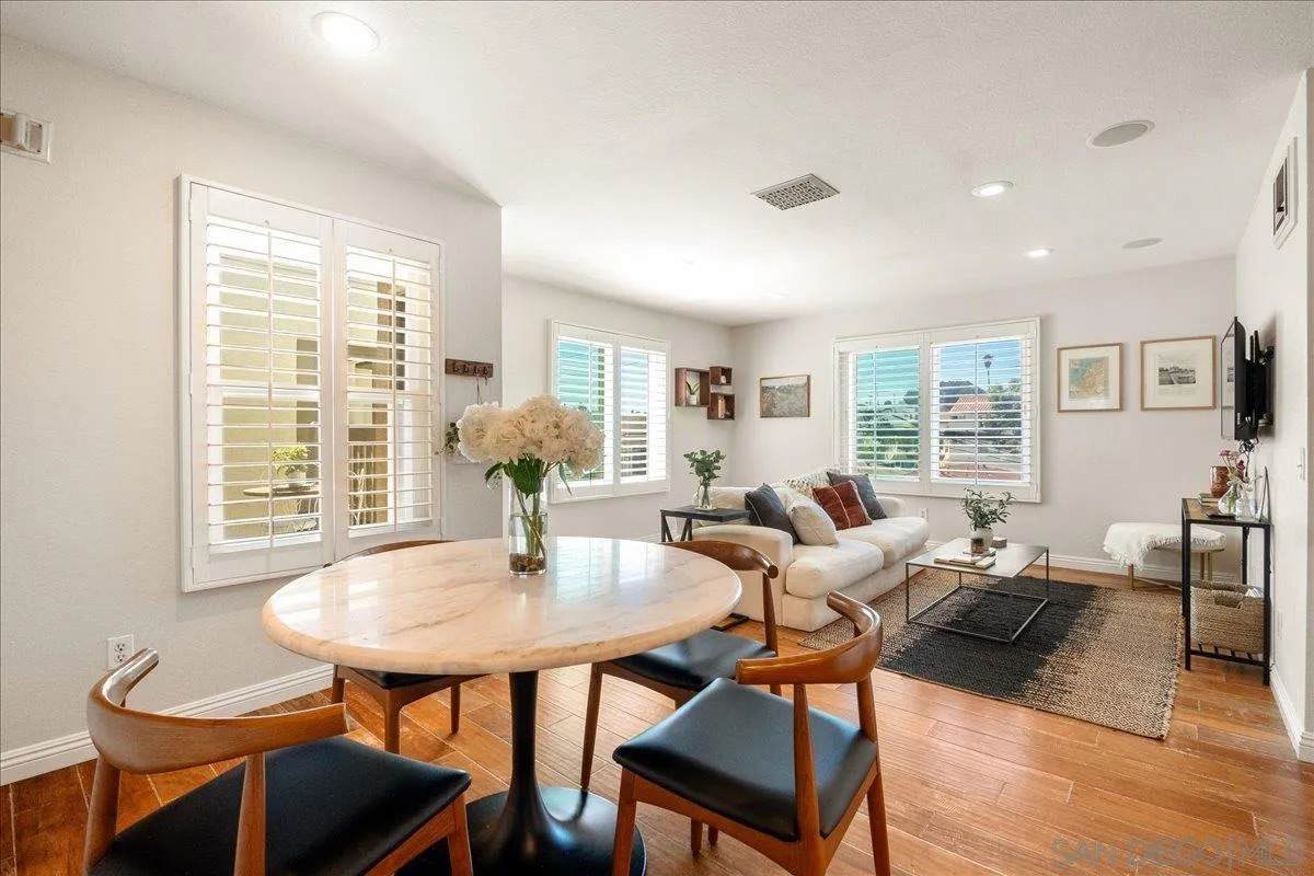 2828 Famosa Blvd - Photo 1