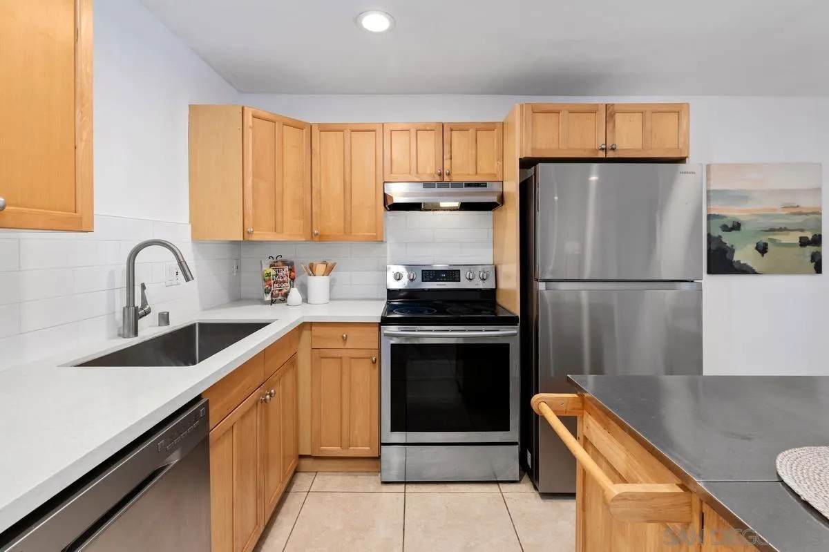 2850 Reynard Way - Photo 1