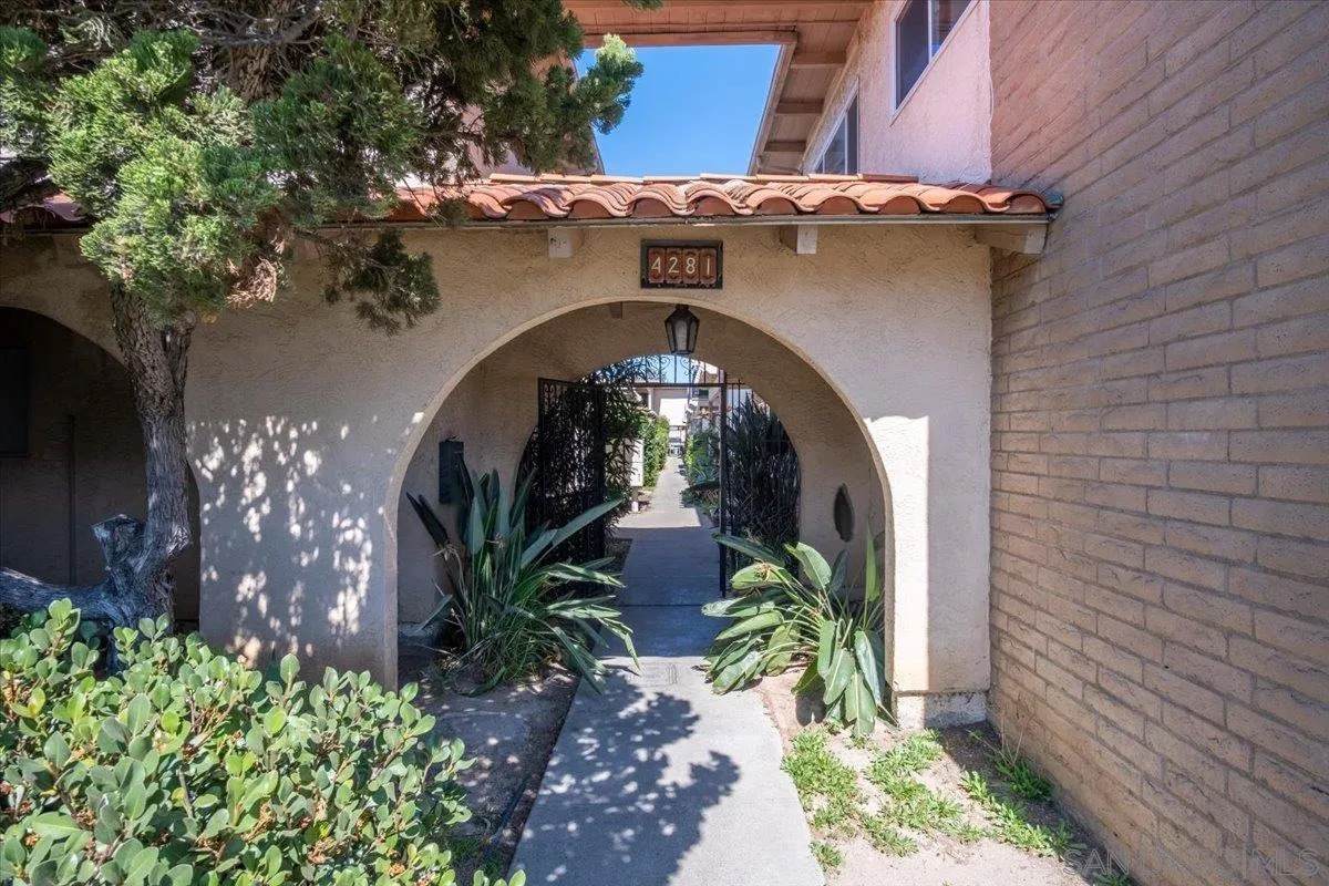 4281 Lowell St - Photo 1
