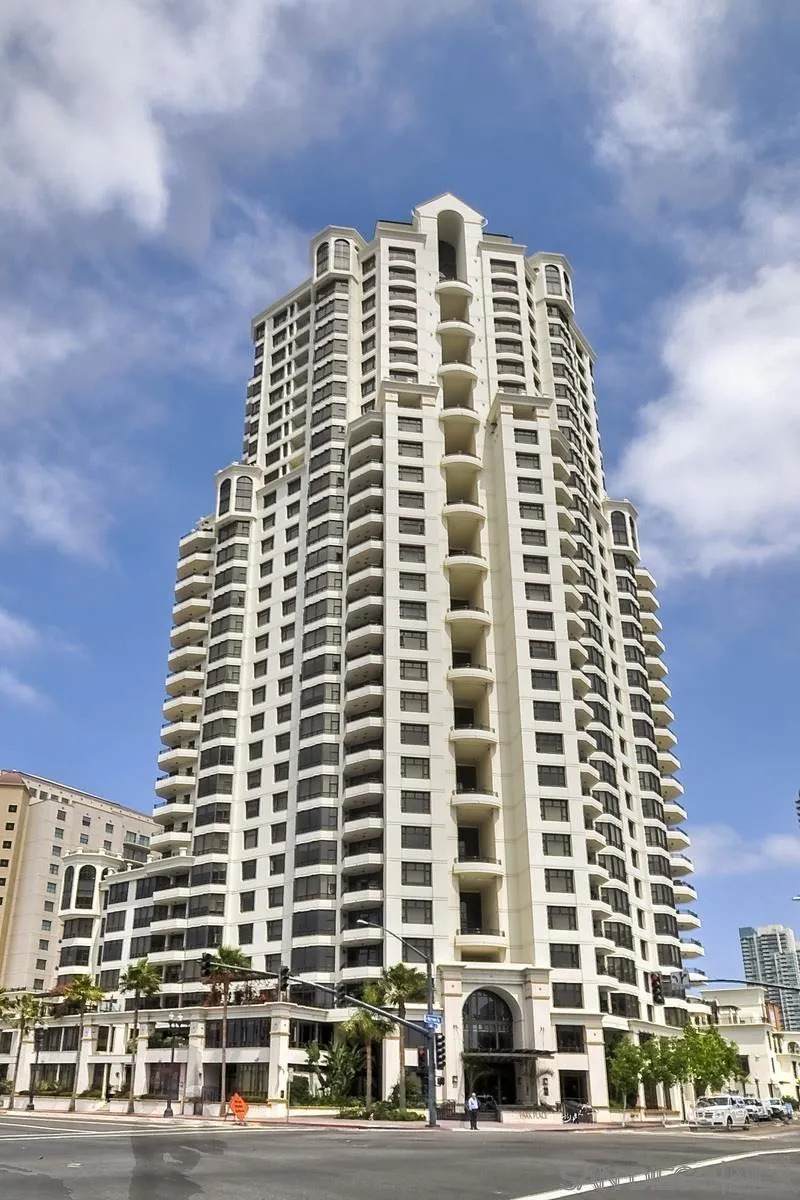 700 Harbor Dr - Photo 1