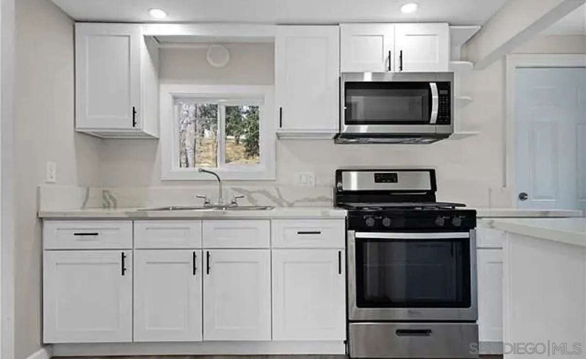 201 Hillside Spur - Photo 1