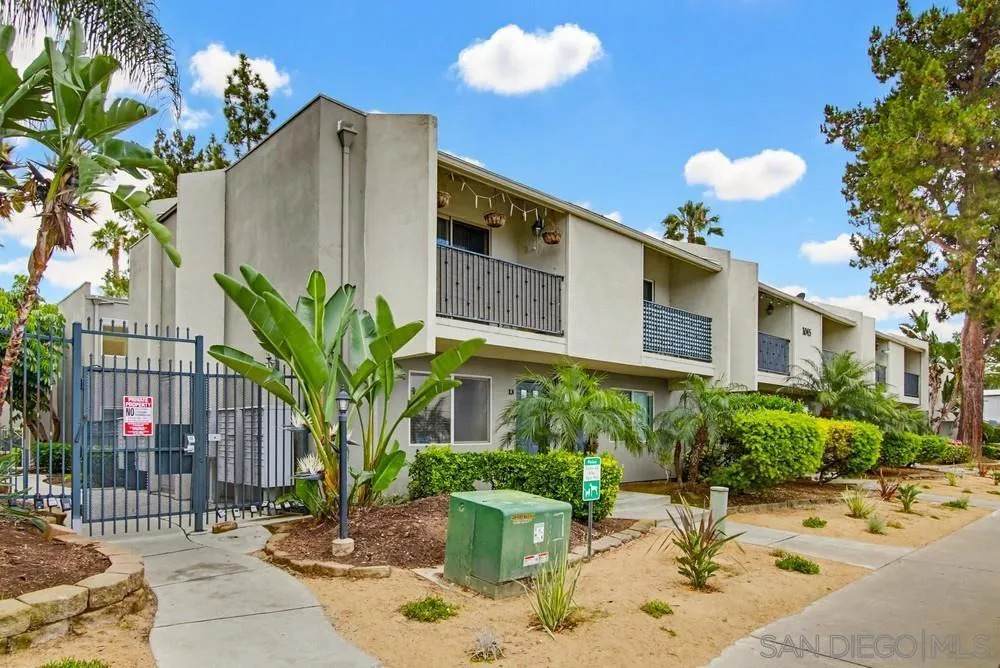 1045 Peach Ave - Photo 1