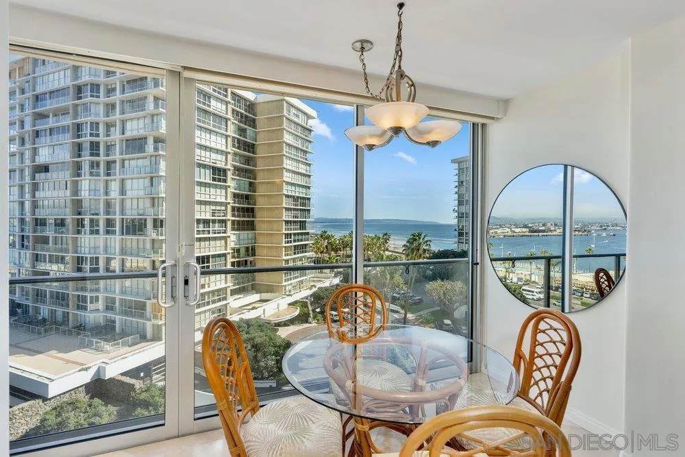 1810 Avenida Del Mundo - Photo 1